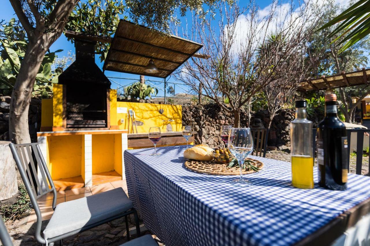 Bohemian Hideaway Finca - 2 Unique Houses With Shared Pool Santa Lucia Kültér fotó