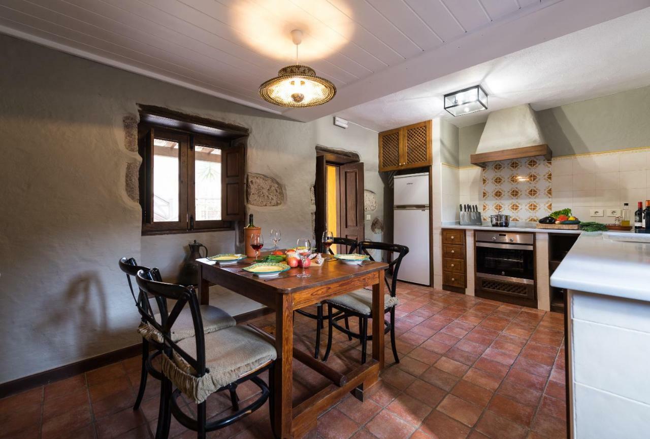 Bohemian Hideaway Finca - 2 Unique Houses With Shared Pool Santa Lucia Kültér fotó