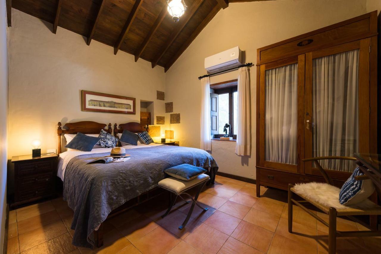 Bohemian Hideaway Finca - 2 Unique Houses With Shared Pool Santa Lucia Kültér fotó
