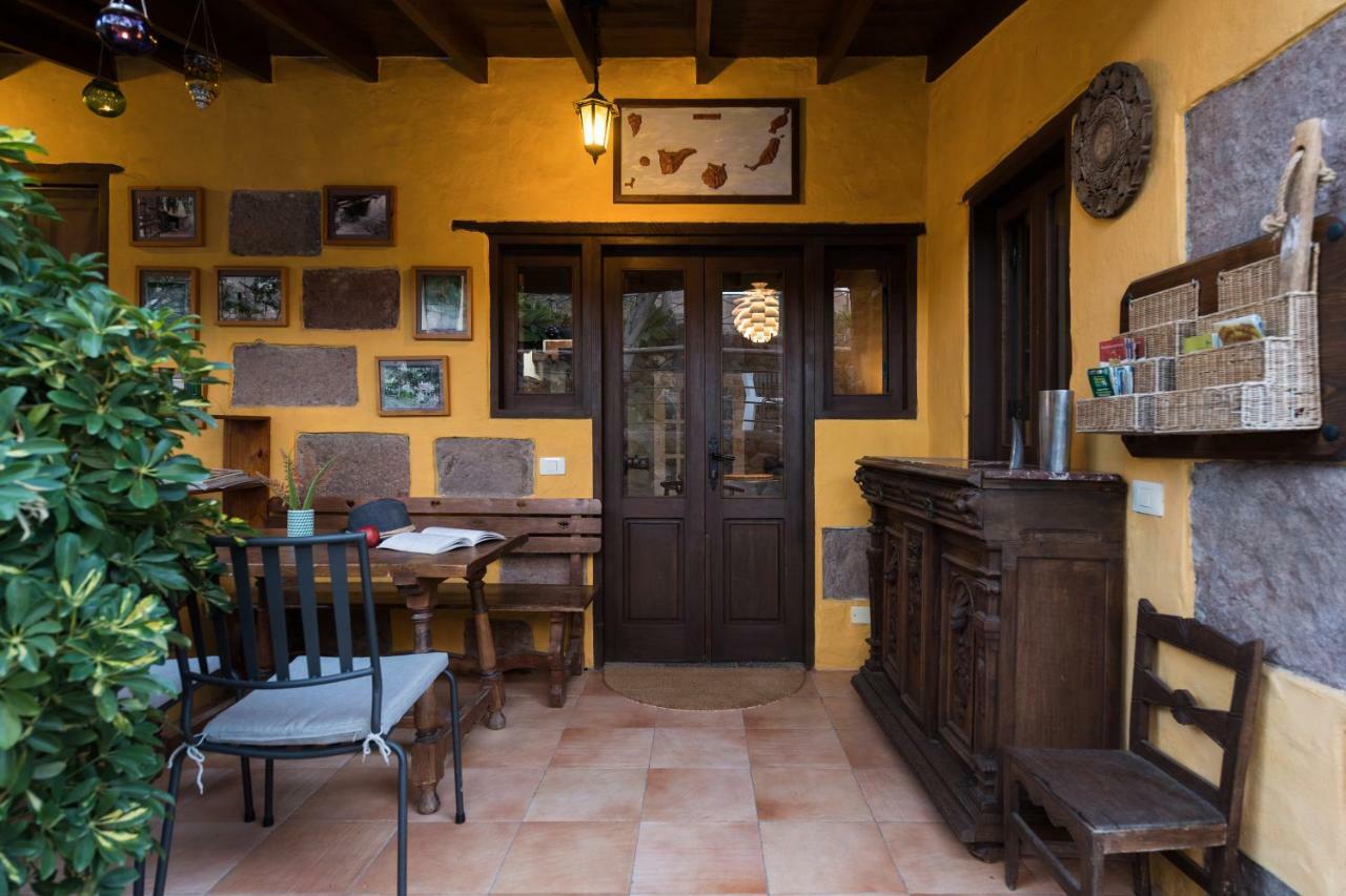 Bohemian Hideaway Finca - 2 Unique Houses With Shared Pool Santa Lucia Kültér fotó