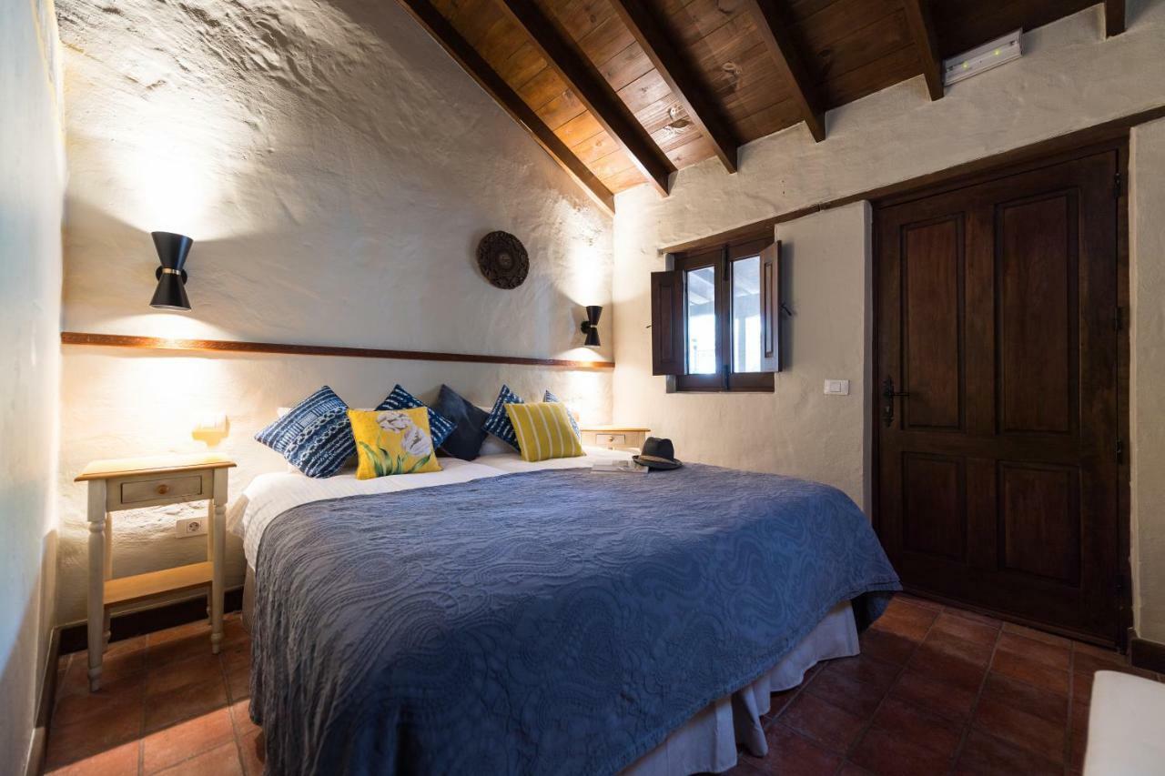 Bohemian Hideaway Finca - 2 Unique Houses With Shared Pool Santa Lucia Kültér fotó